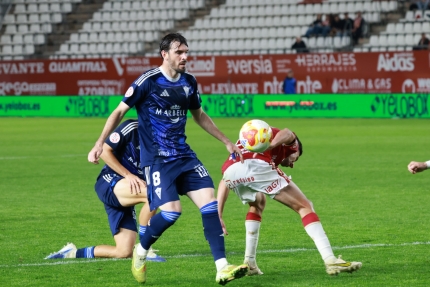 El Real Murcia no gana ni al colista