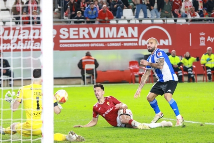 El Real Murcia pag&oacute; su conformismo y el H&eacute;rcules le empat&oacute;