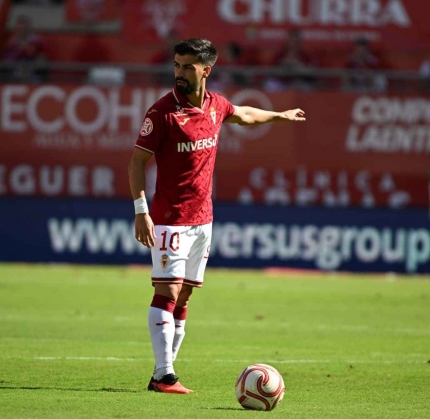 El Real Murcia se abona a las remontadas y supera al Europa