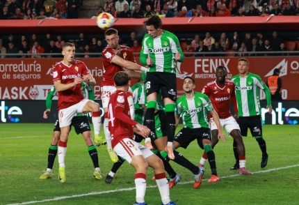El Real Murcia dice adi&oacute;s al sue&ntilde;o copero y cae con dignidad frente al Betis