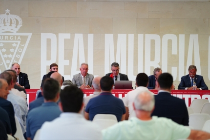 El Real Murcia llevar&aacute; a la Junta una operaci&oacute;n acorde&oacute;n y cambios en su Consejo