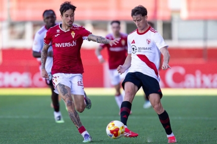 El Real Murcia toma ox&iacute;geno a costa de un endeble Sevilla Atl&eacute;tico