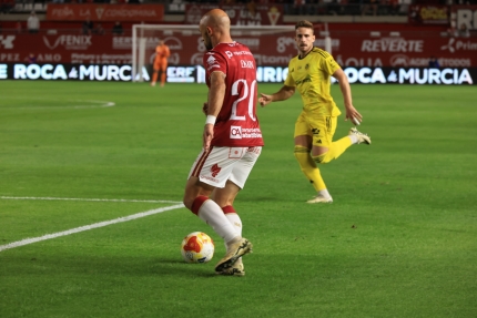 El Real Murcia prolonga su escalada a costa del Nàstic